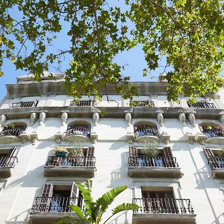 Classic Catalan Family Apartment With Balcony By Maison Pinata Barcelona Exterior photo